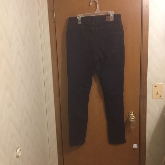 Tahari Blue Dark Wash Skinny Jeans 8 - Picture 2 of 6